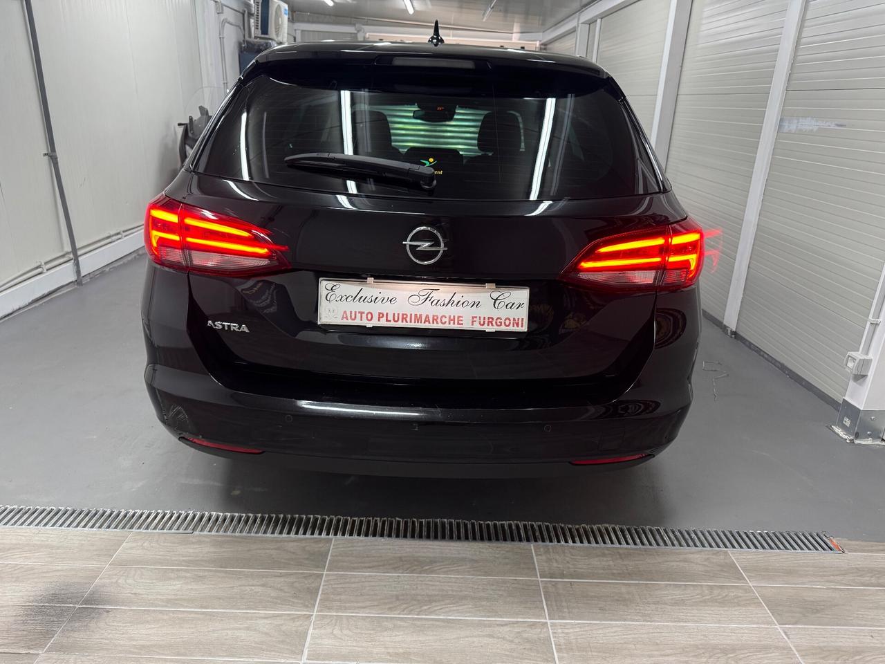 Opel Astra SPORT TOURER