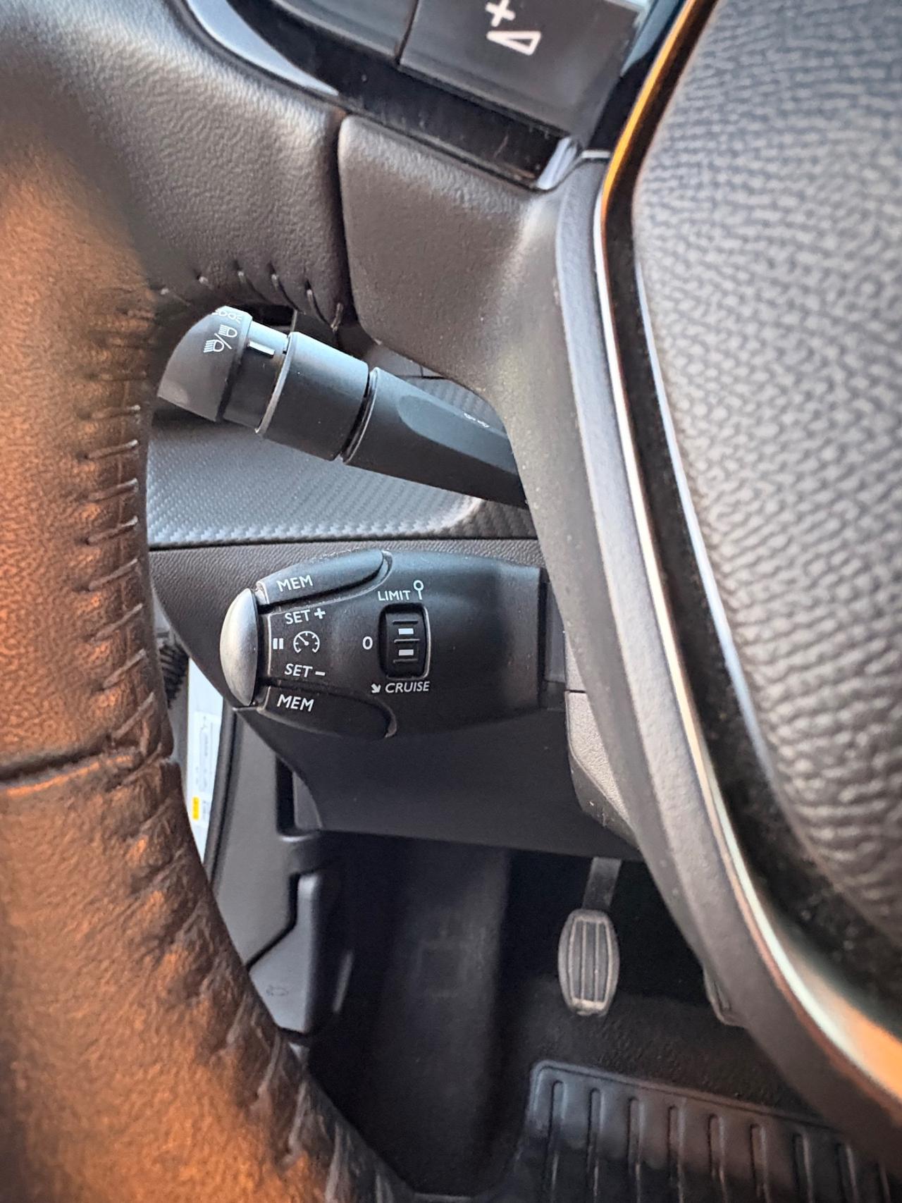 Peugeot 2008 PureTech 100 S&S Active