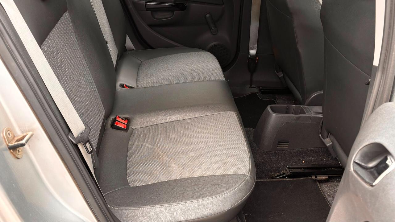 Opel Corsa 1.4 16V 5 porte Enjoy