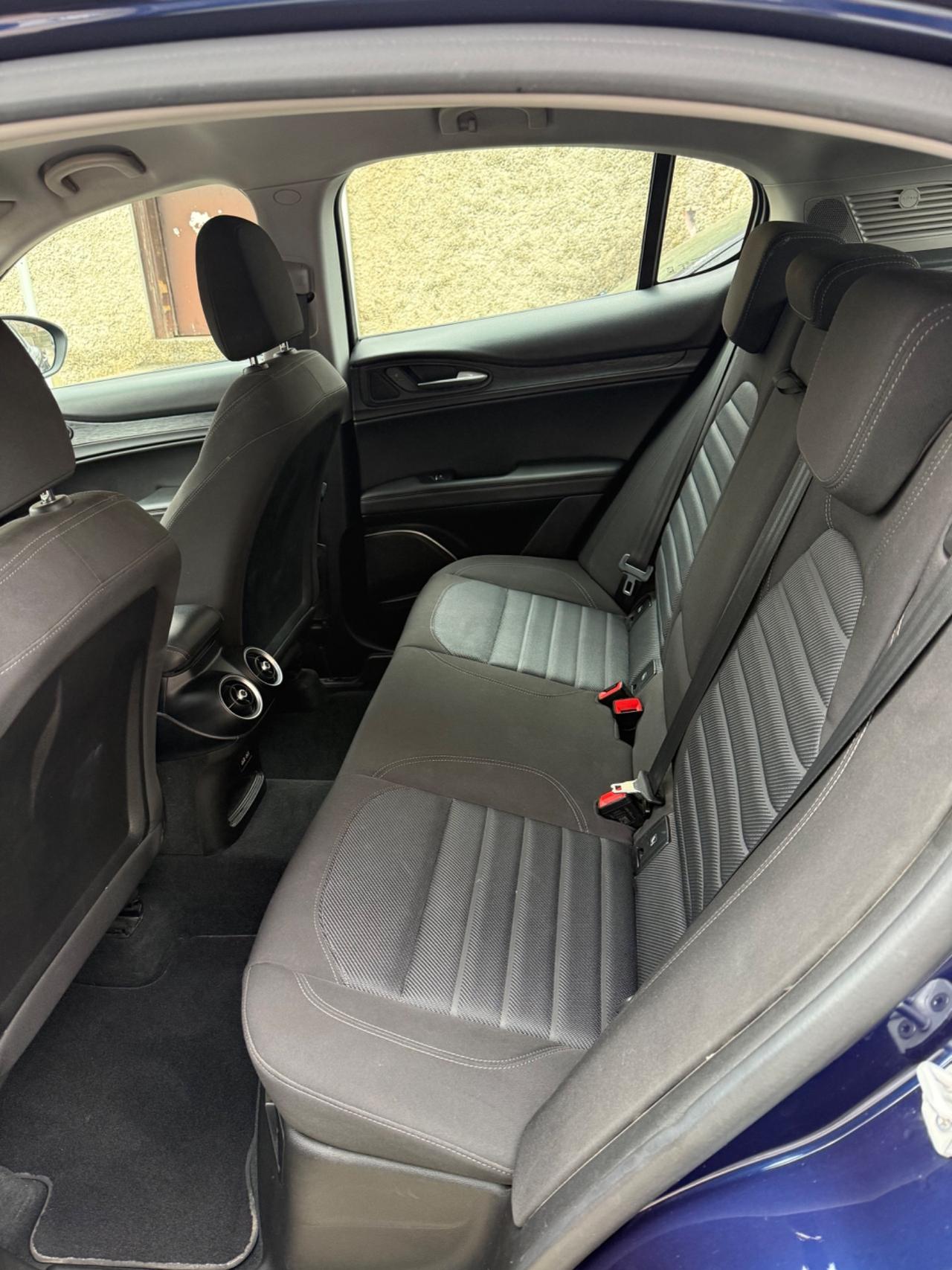 Alfa Romeo Stelvio 2.2 Turbodiesel 160 CV AT8 RWD Business