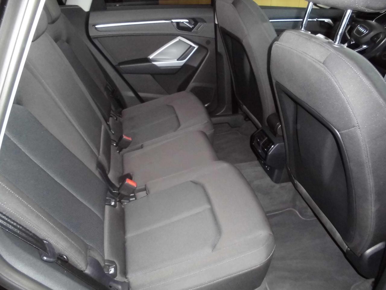 Audi Q3 35 TDI S tronic Business Advanced