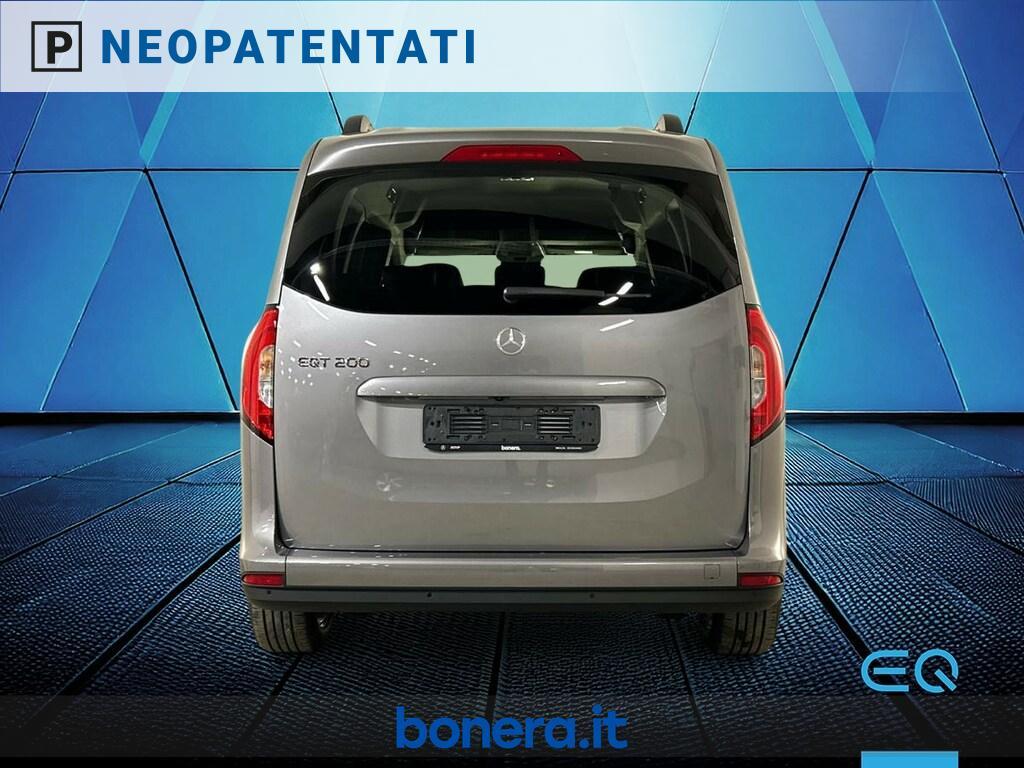 Mercedes EQT 200