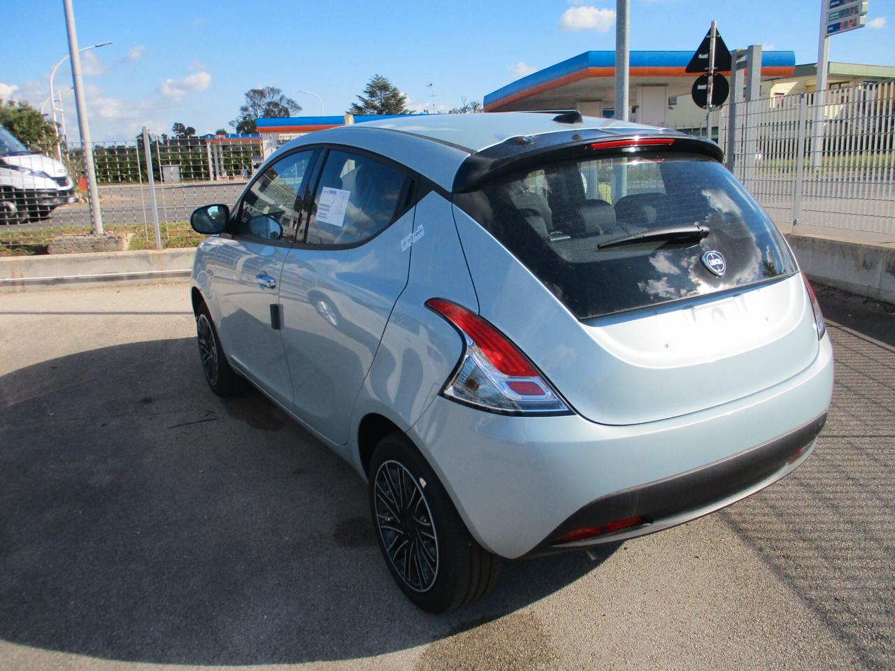 Lancia Ypsilon 1.0 FireFly 5 porte S&S Hybrid Oro