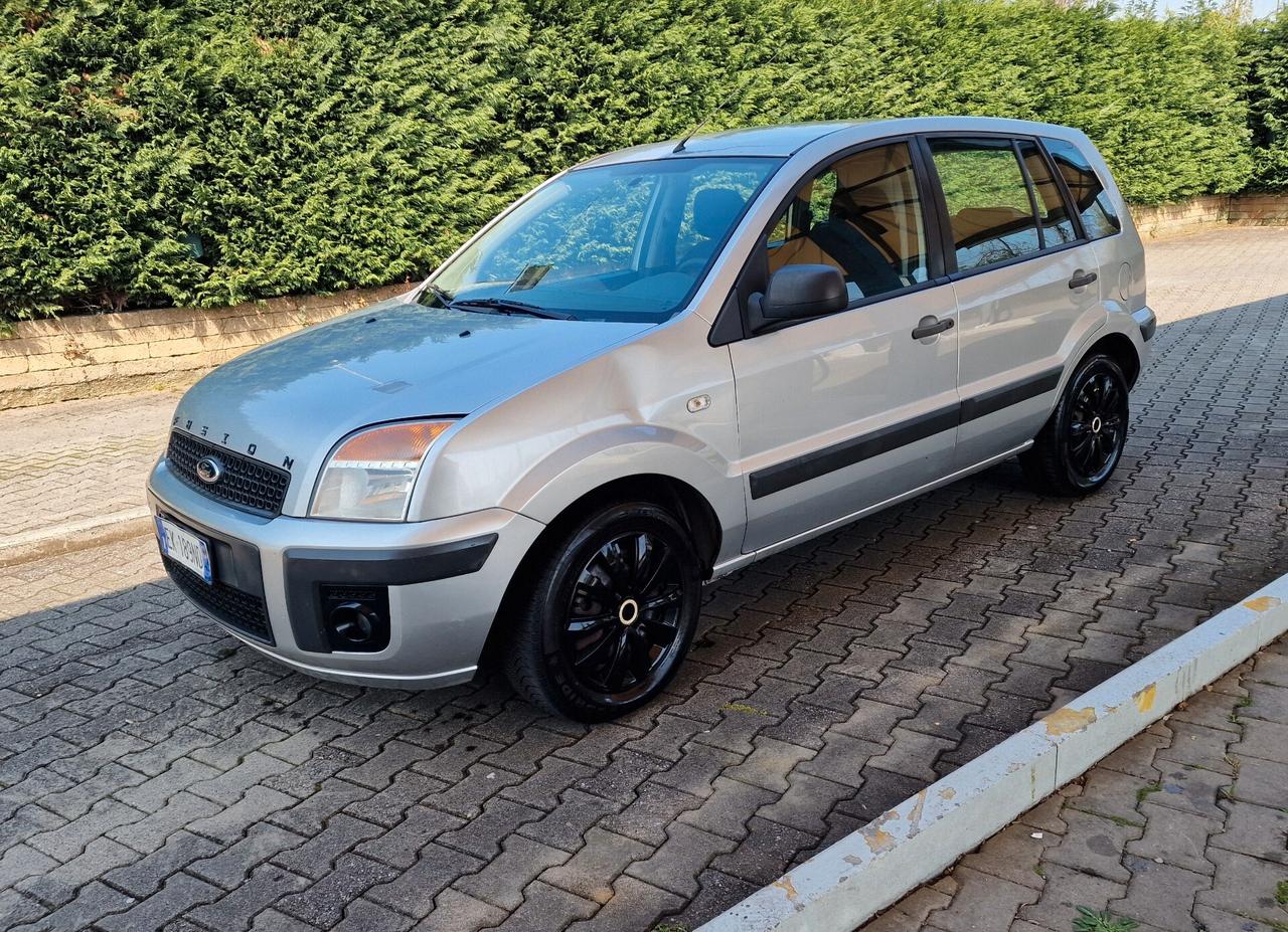 Ford Fiesta 1.4 5 porte Bz.- GPL Titanium