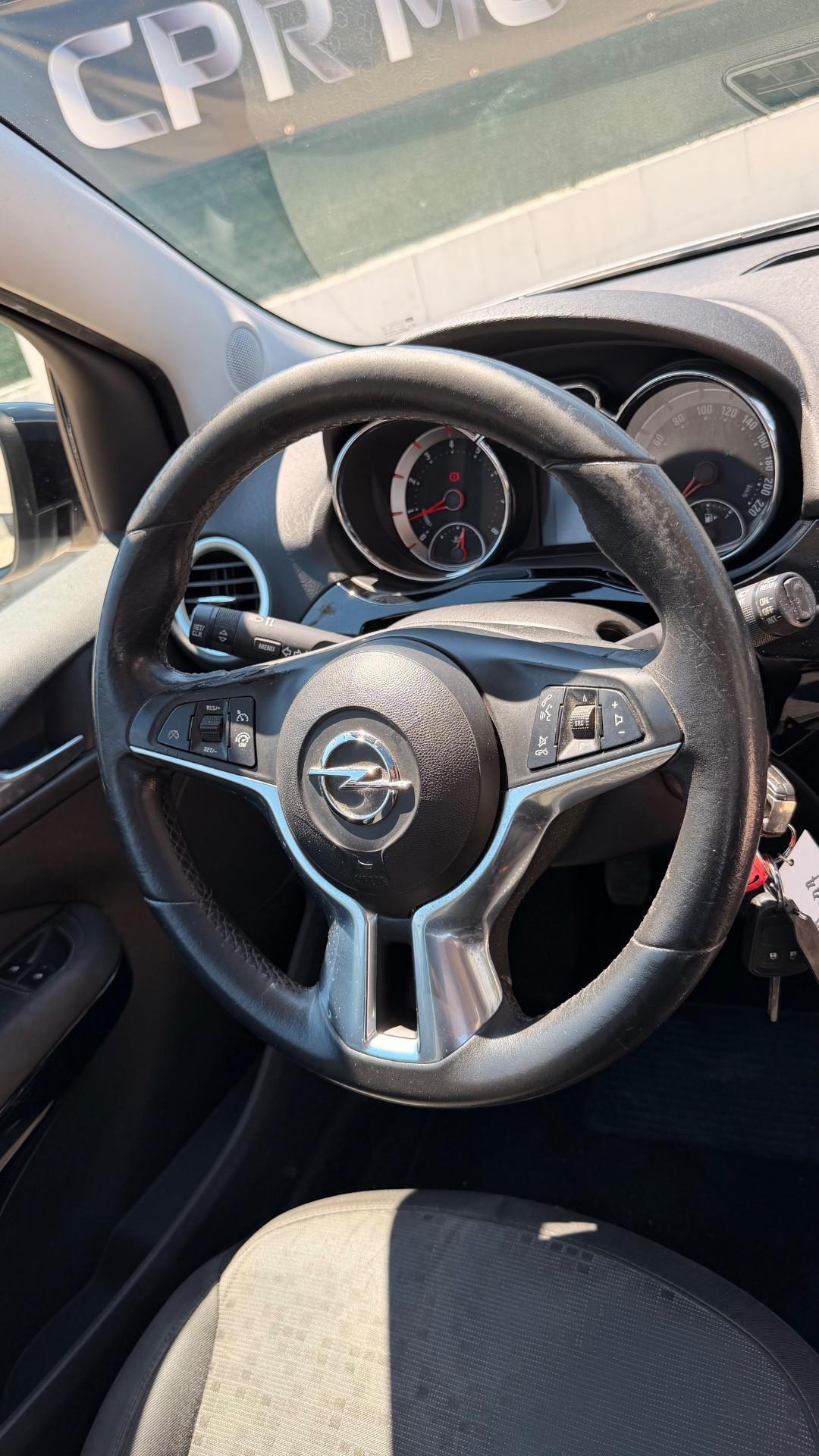 Opel Adam 1.2 70 CV Glam