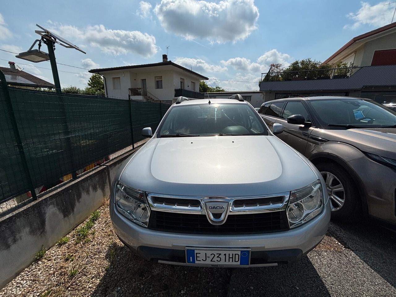 Dacia Duster 1.5 Diesel Neopatentati con gancio di traino