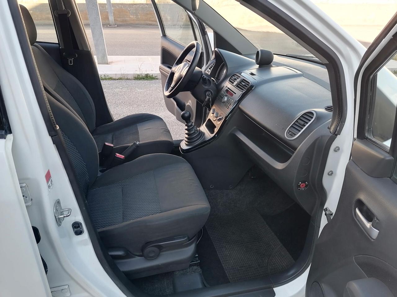 Suzuki Splash 1.0 VVT Style 2014