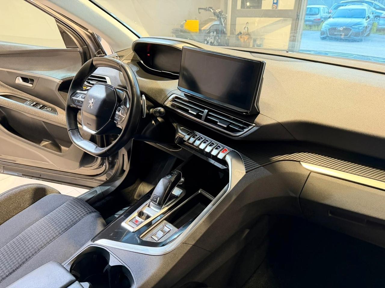 Peugeot 3008 BlueHDi 130 S&S EAT8 Business
