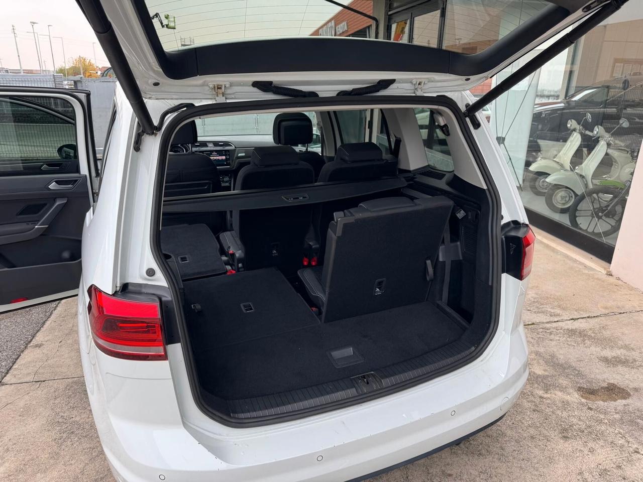 Volkswagen Touran 1.6 TDI 115 CV SCR DSG 7 Posti