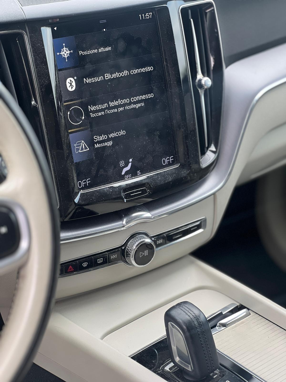 Volvo XC 60 XC60 B4 (d) AWD Geartronic R-design
