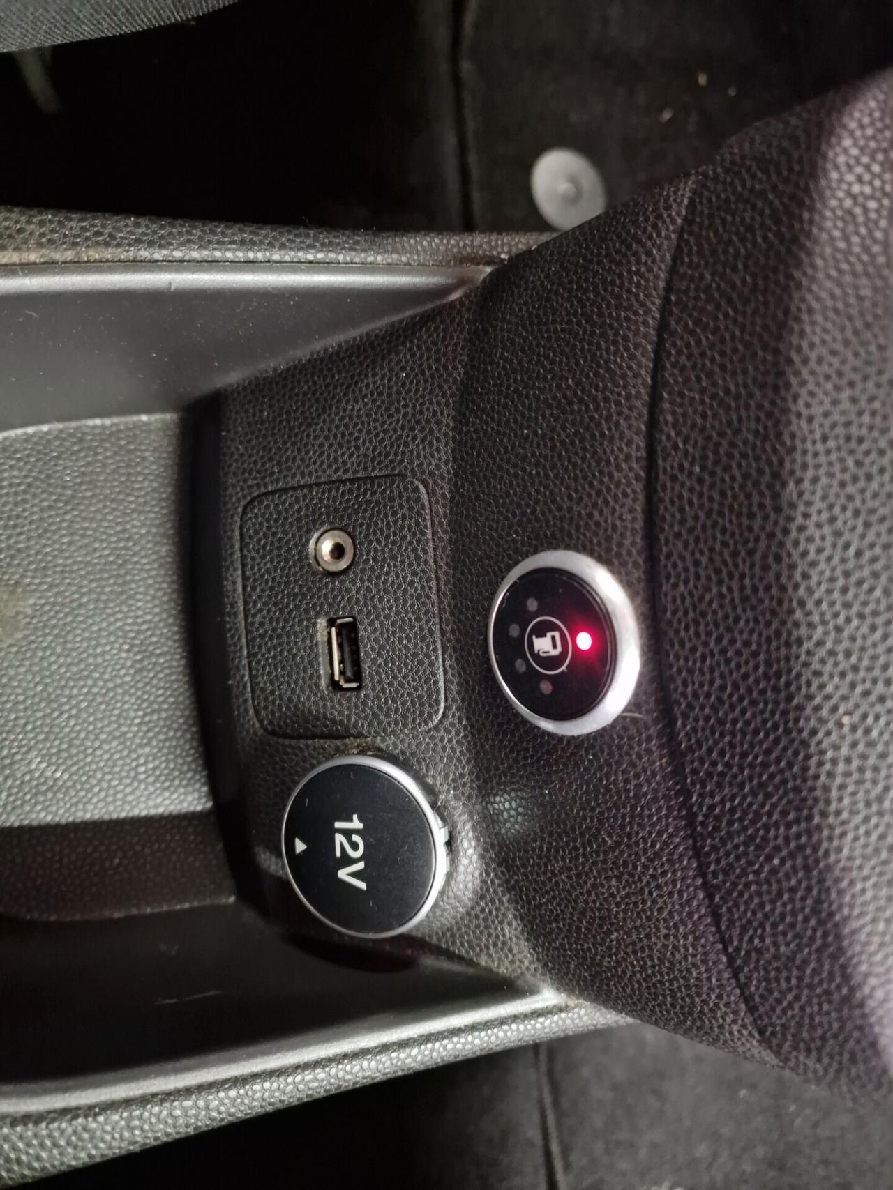 Ford Fiesta 1.4 3p. Bz.- GPL Titanium, 165 mila chilometri ok neopatentato.