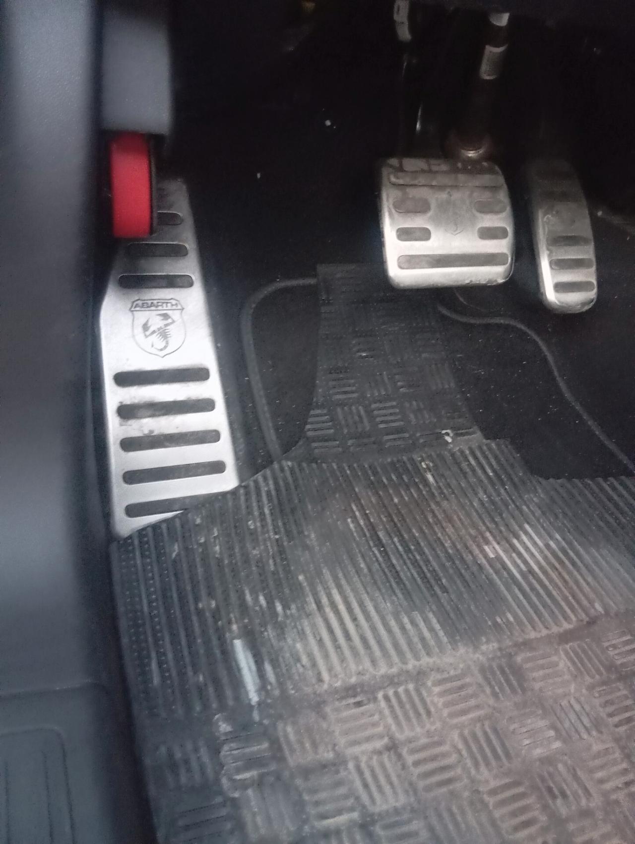 Abarth 595 1.4 Turbo T-Jet 180CV