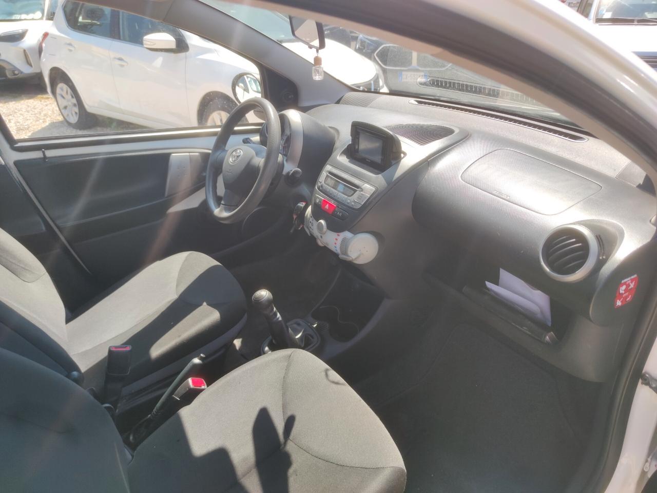 Toyota Aygo 1.0 5 porte Active Connect NAVI
