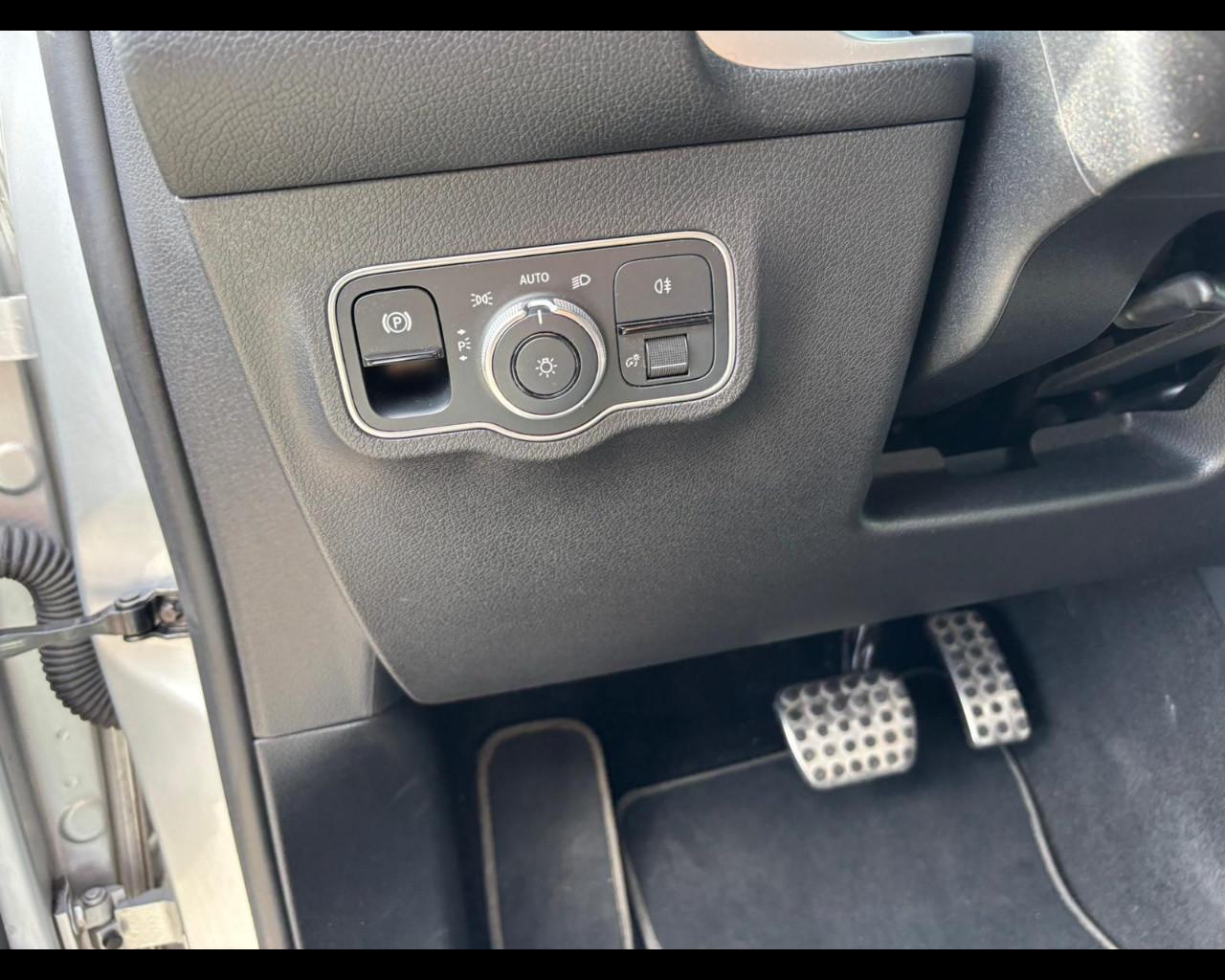 Mercedes-Benz GLB - X247 2019 - GLB 200 d Premium 4matic auto