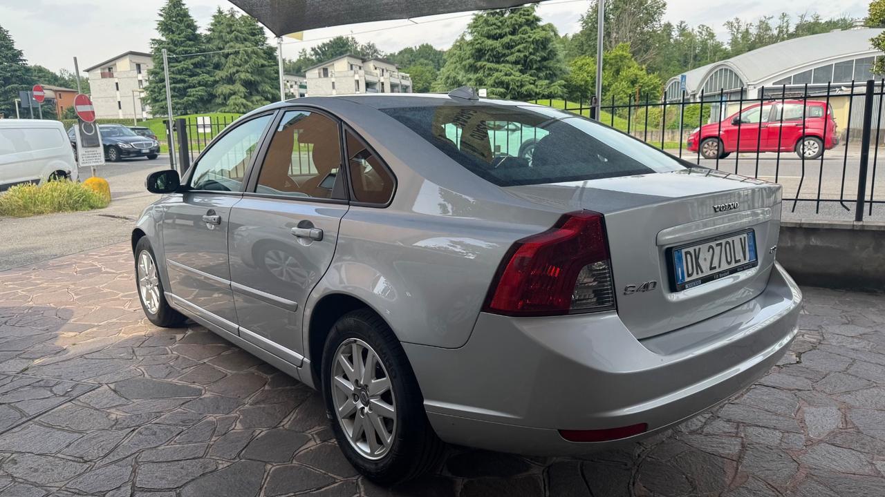 Volvo S40 2.0 D cat Momentum pari a nuova unico proprietario