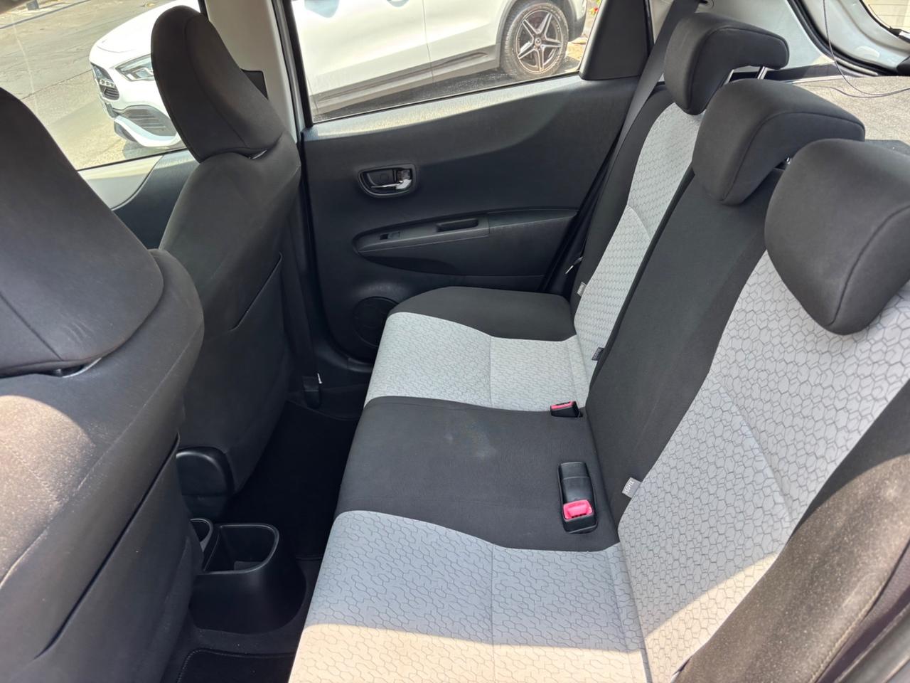 Toyota Yaris 1.4 D-4D 5 porte Lounge-2013