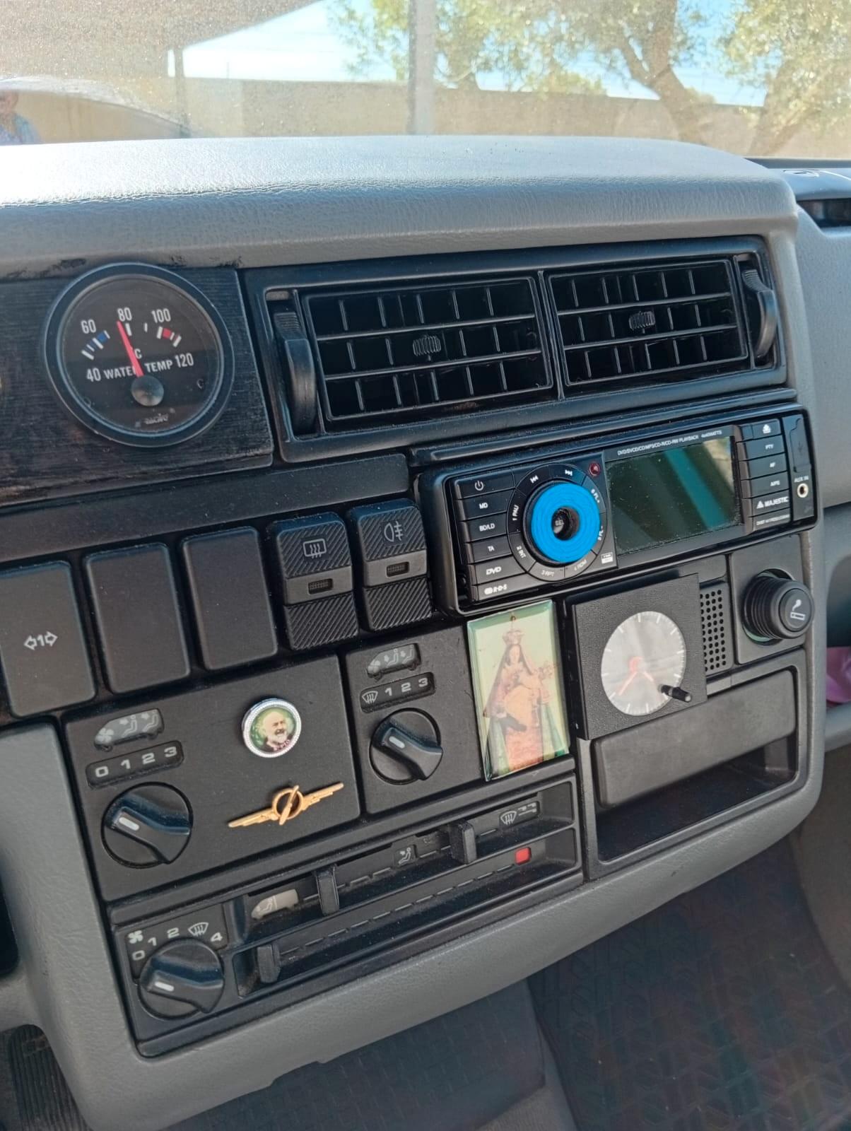 Volkswagen Transporter 1.9 TD cat Caravelle