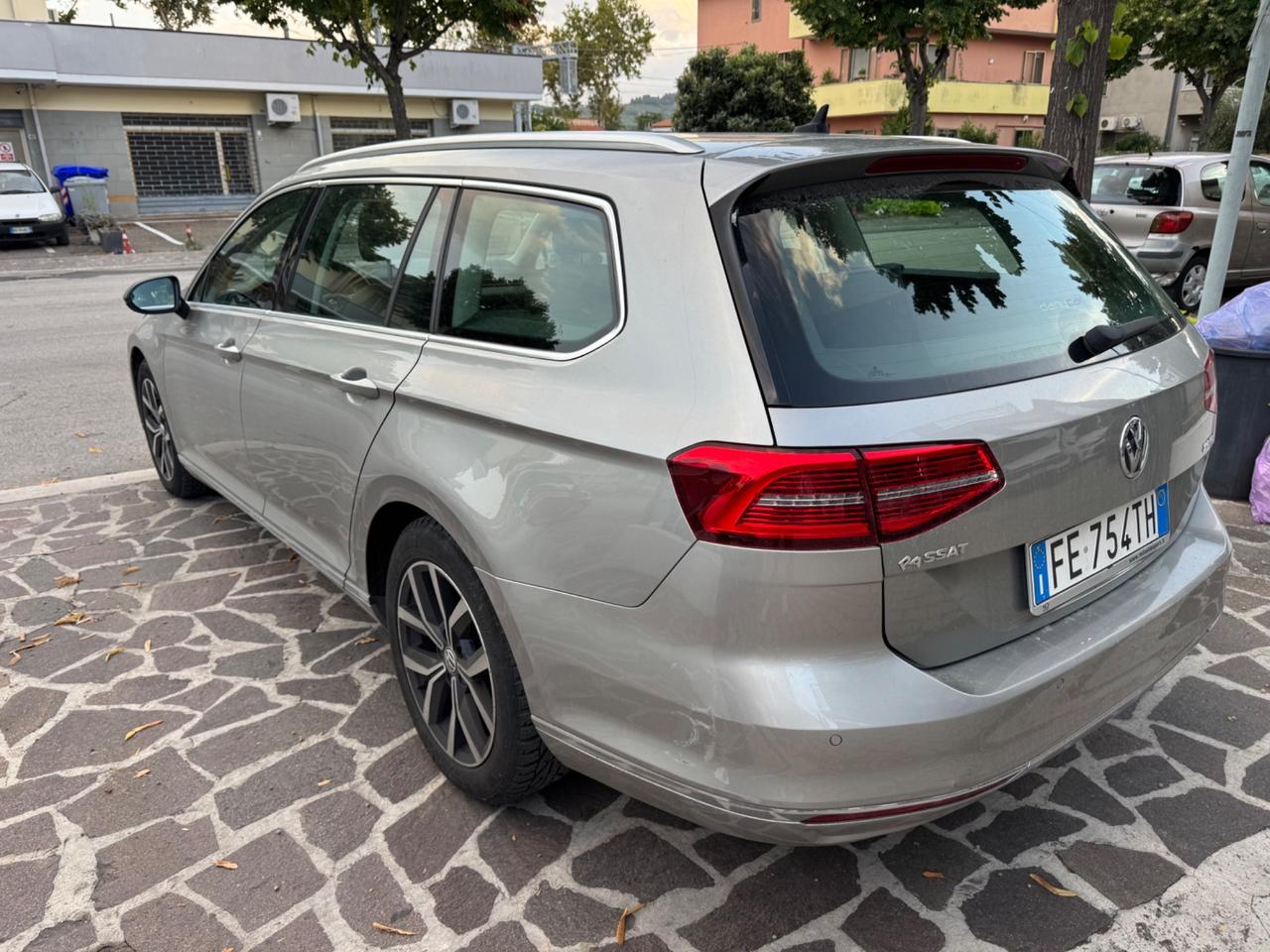 Volkswagen Passat Variant 2.0 TDI DSG Highline BlueMotion Technology
