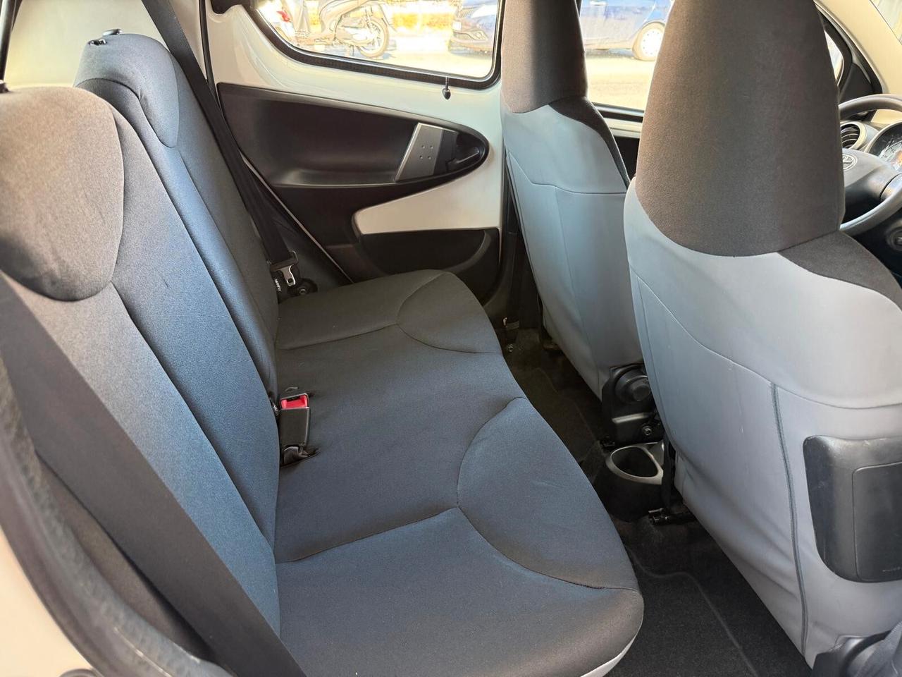 Toyota Aygo 1.0 12V VVT-i 5 porte Lounge Connect