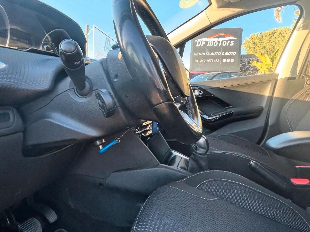 Peugeot 208 PureTech 82 5 porte Allure