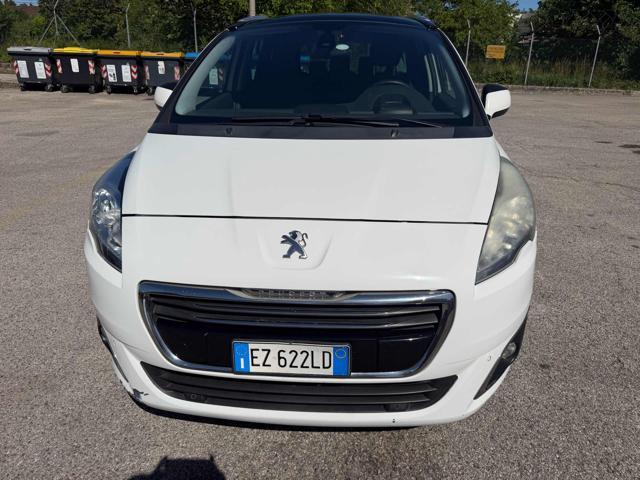PEUGEOT 5008 1.6 HDi 115CV Allure senza nessun lavoro da fare