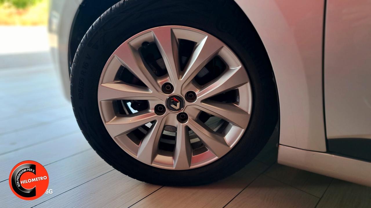 Renault Clio TCe 100 CV 5 porte Intens