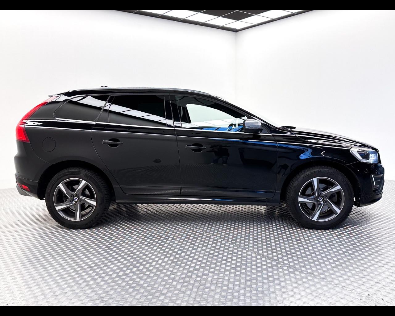 VOLVO XC60 D4 AWD Geartronic R-design Momentum