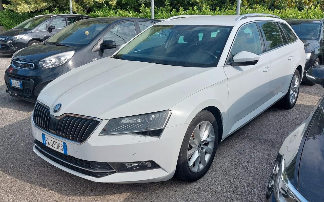 Skoda Superb 1.6 Cambio Automatico Neopatentati