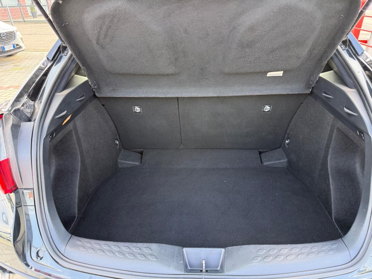 Toyota C-HR 1.8 Hybrid E-CVT Style+