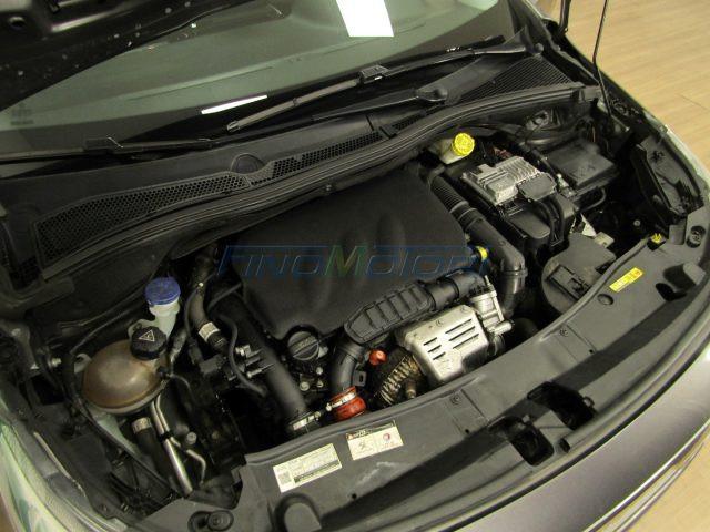 PEUGEOT 2008 1.2 110 CV PureTech Turbo Allure