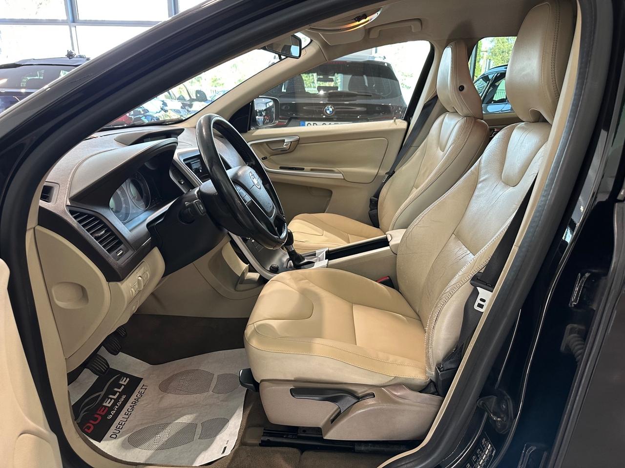 Volvo XC 60 2.4 D 175 CV FWD Geartronic Momentum