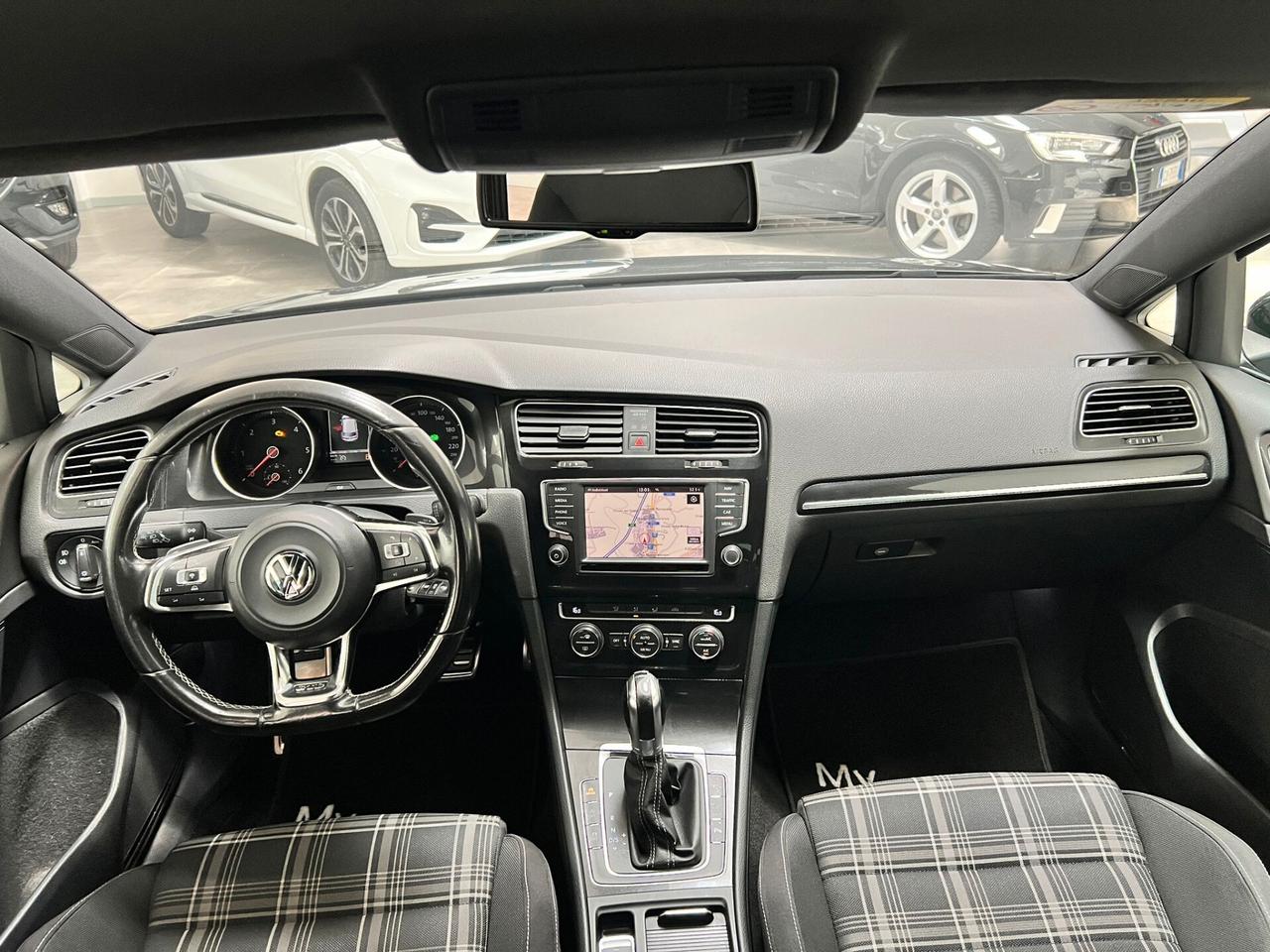 Volkswagen Golf Business 2.0 TDI DSG 5p. Highline BlueMotion Tech.