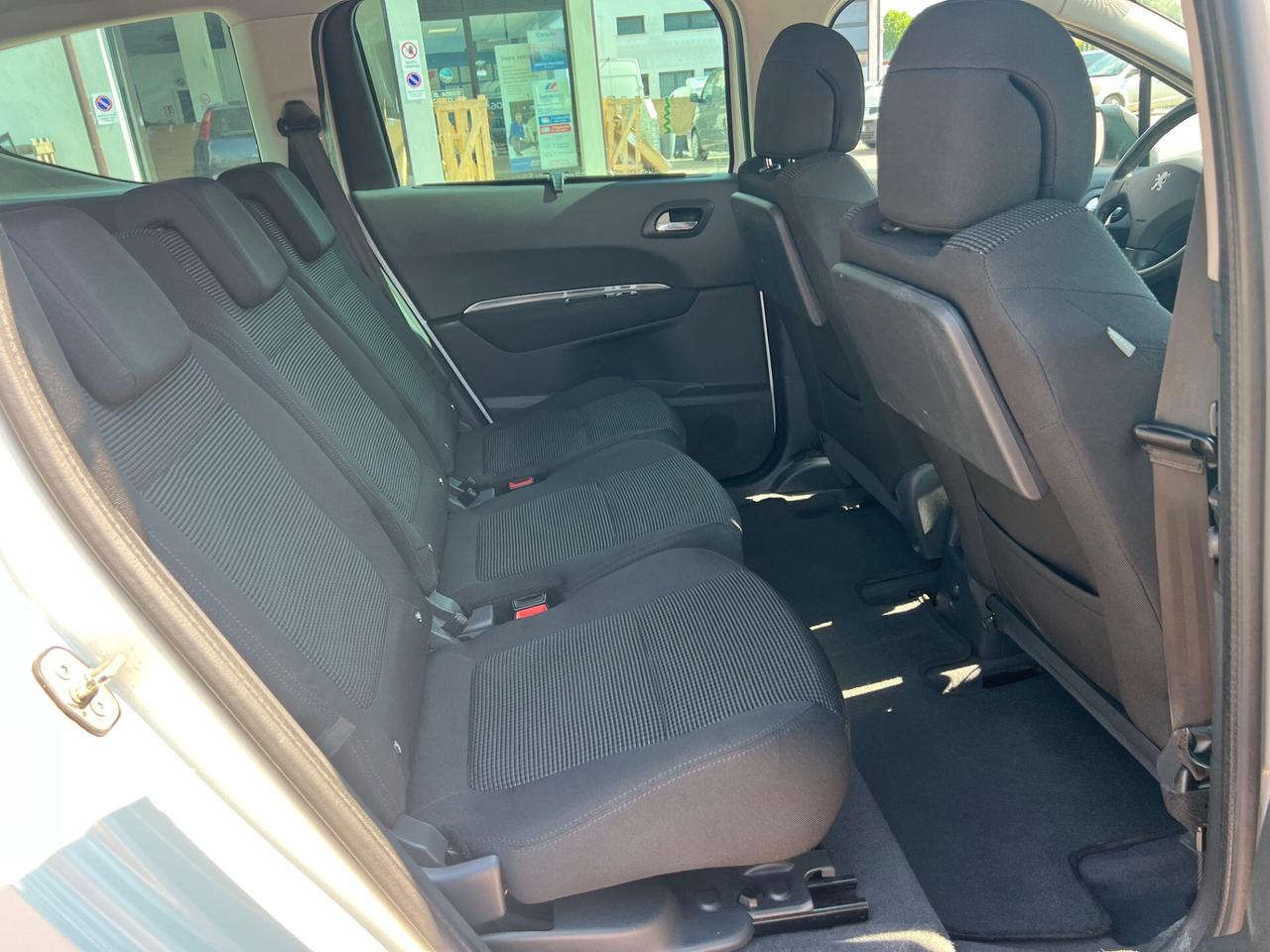 Peugeot 5008 1.6 e-HDi 112CV Stop&Start cambio robotizzato Active
