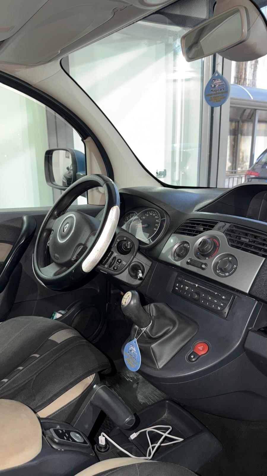 Renault Kangoo 1.5 dCi 90CV Trasporto Disabili con pedana