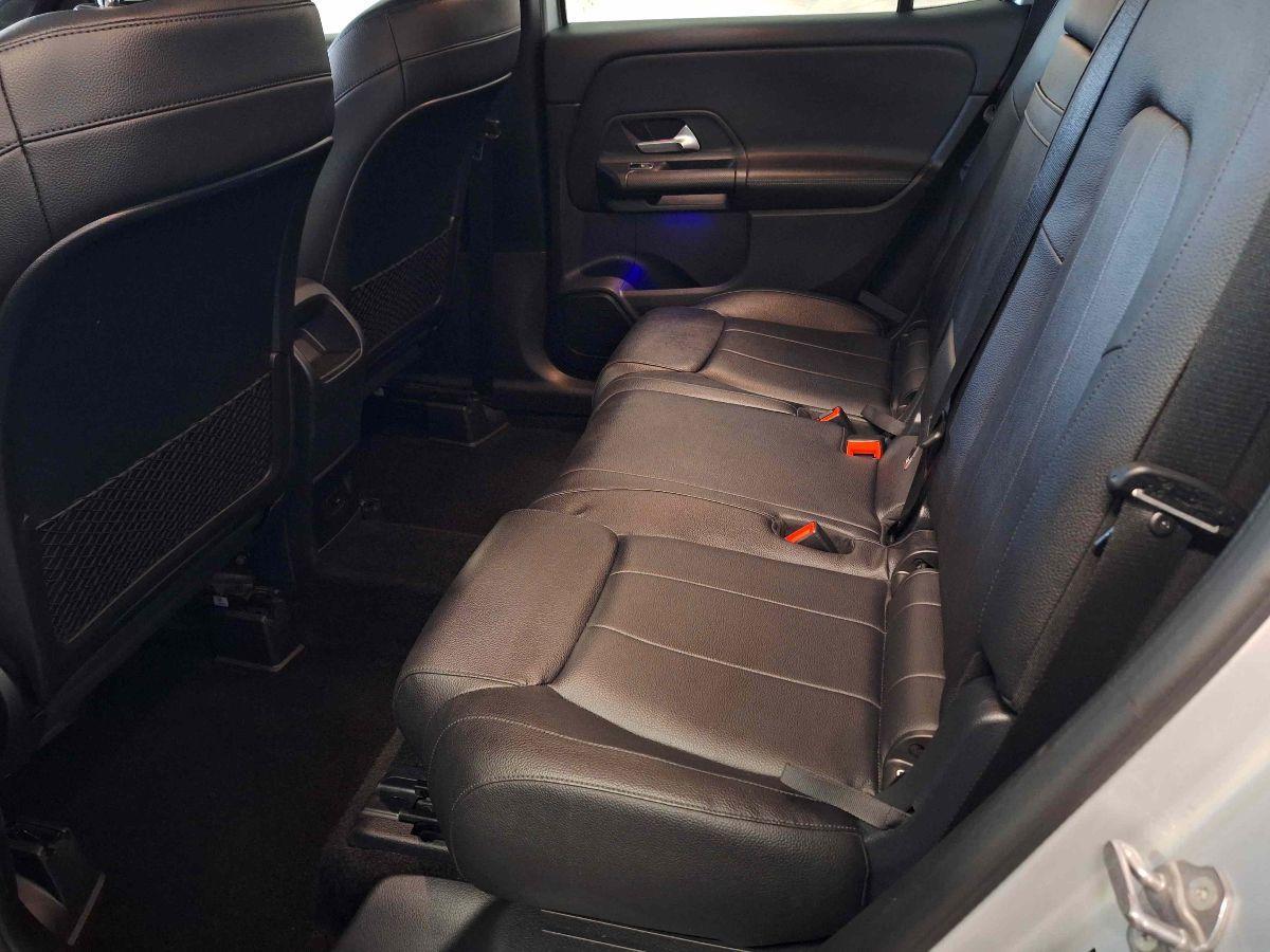 MERCEDES GLB 200d 4MATIC SPORT PLUS 150CV - PELLE- LUCI 64 COLORI - RETROCAMERA - DOPPIO DISPLAY 10.25