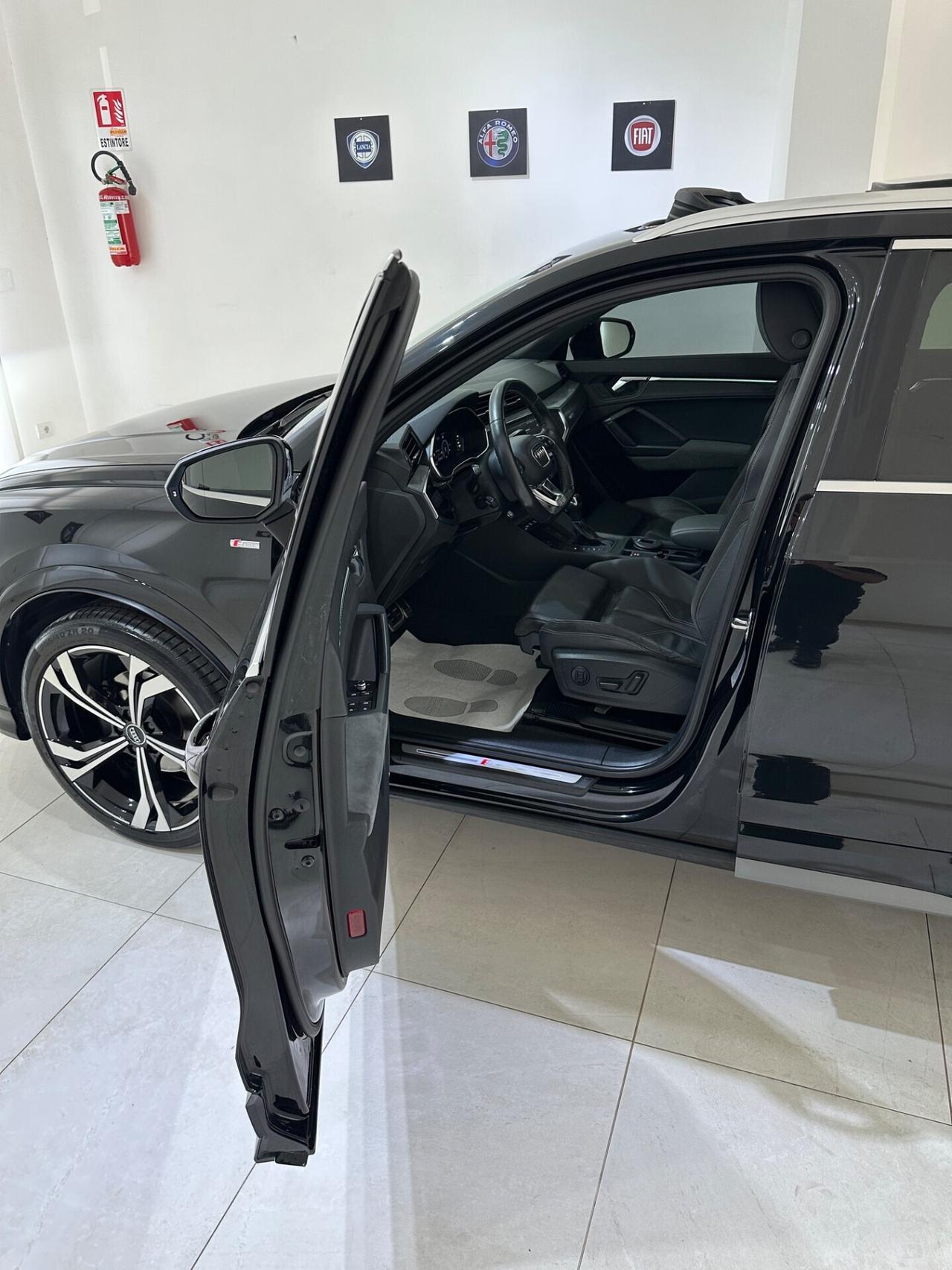 Audi Q3 2.0 TDI 150 CV S tronic S line Edition TOTAL BLACK CON TETTO