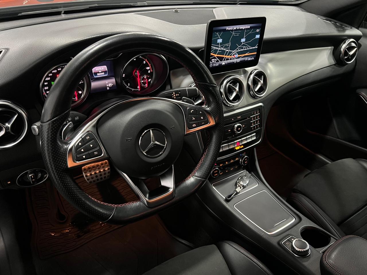 Mercedes Benz GLA 200d Aut. Premium AMG 136 cv