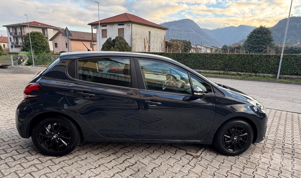 Peugeot 208 BlueHDi 75 5 porte Allure