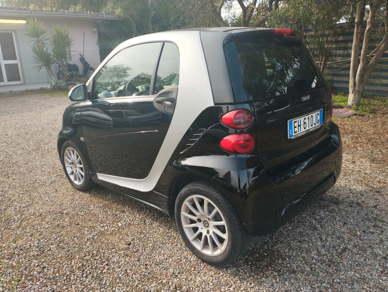 Smart ForTwo 1000 52 kW MHD coupé pure