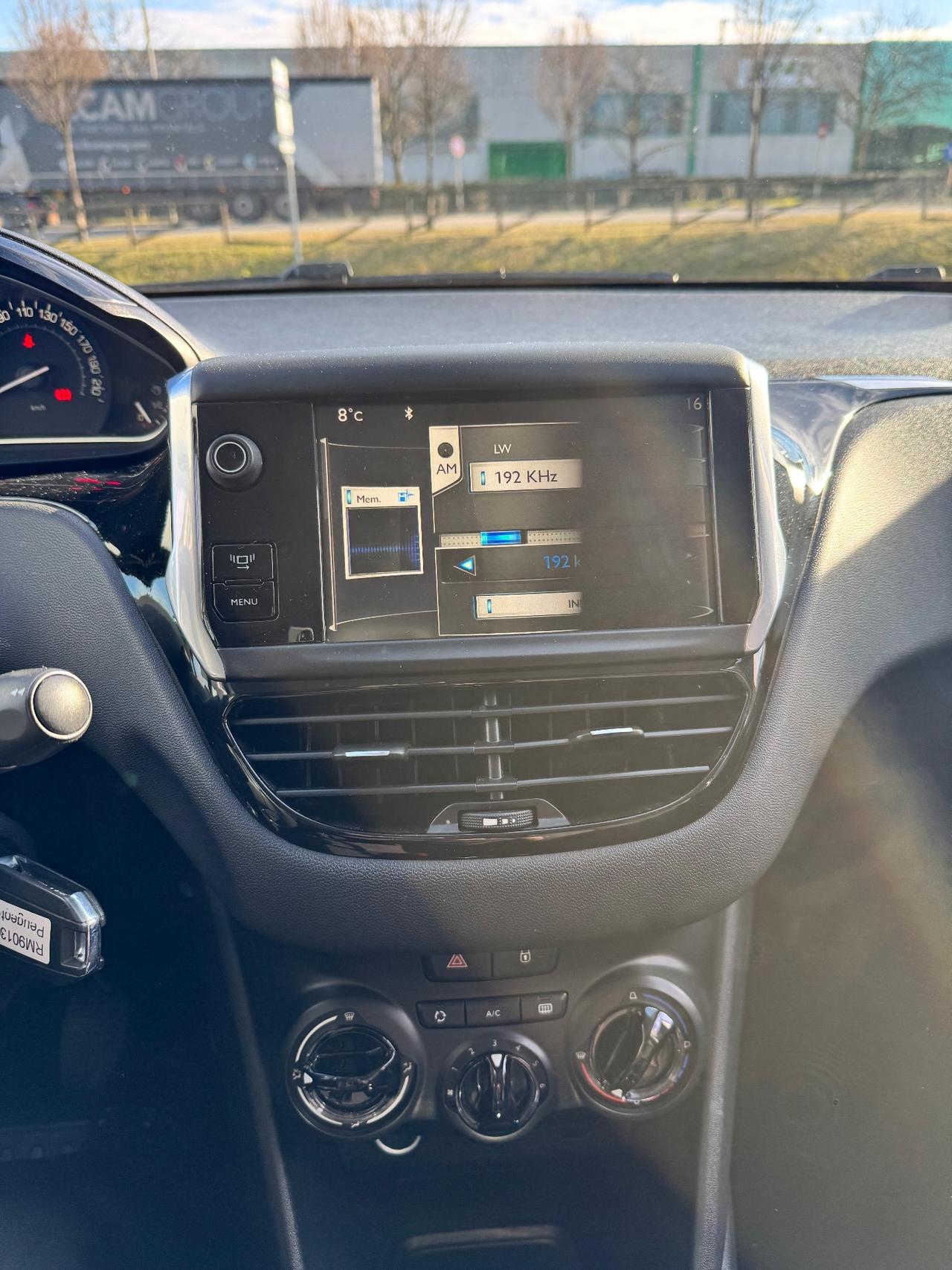 Peugeot 208 1.2 Neopatentati 89.000km