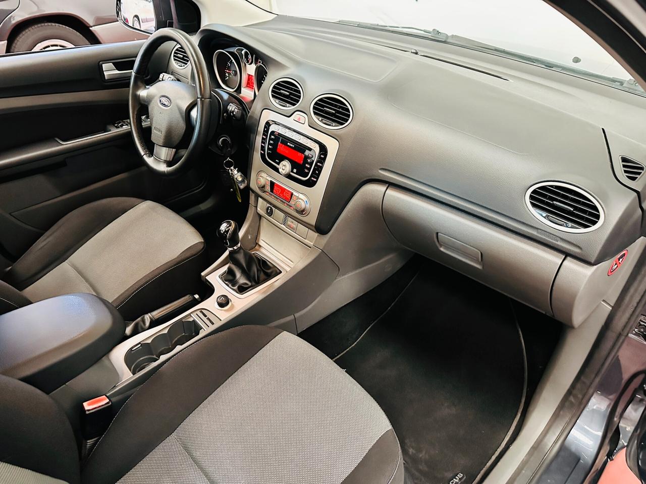 Ford Focus 1.6 (115CV) 5p. Bz.- GPL Titanium