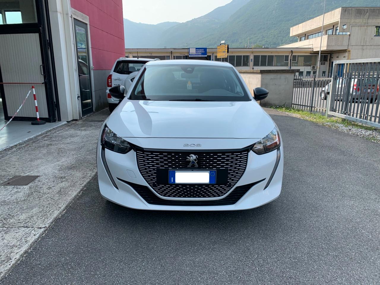 Peugeot 208 motore elettrico 136 CV 5 porte Active