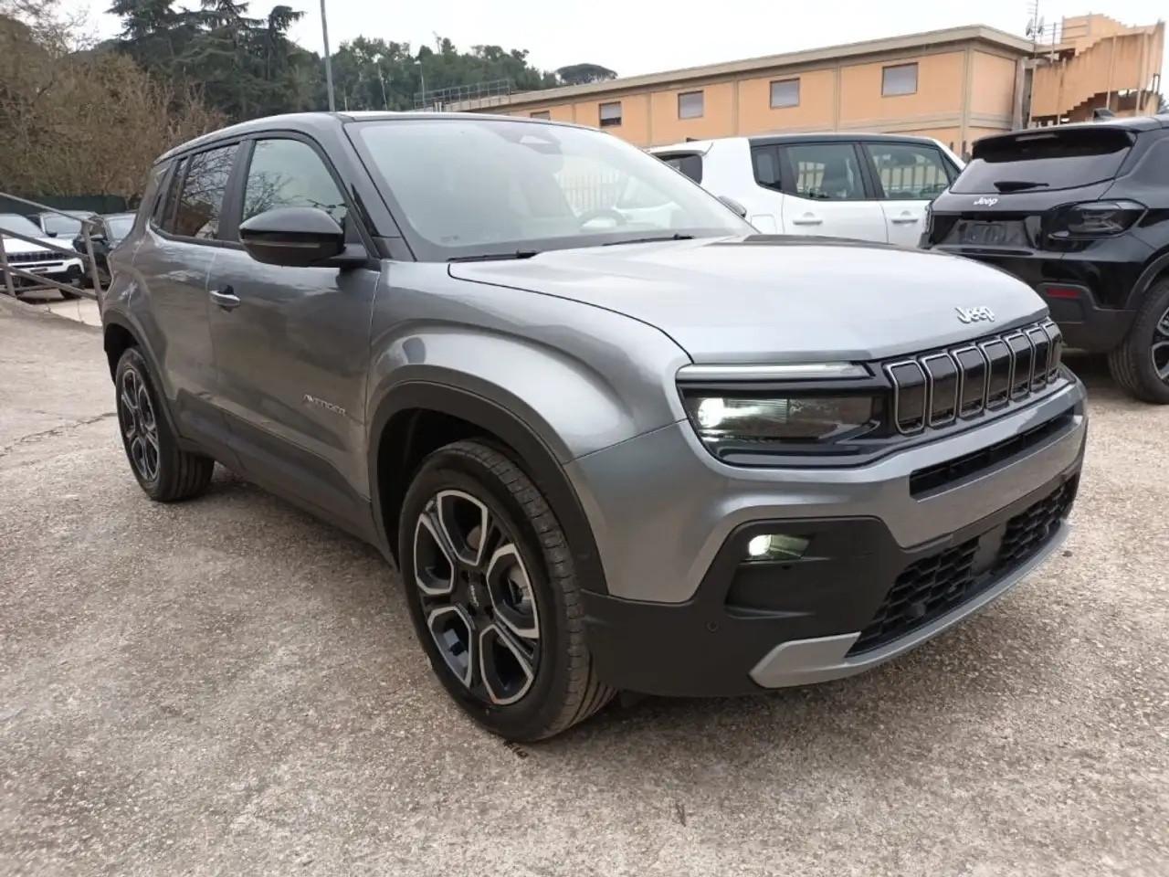 Jeep Avenger 1.2 E-HYBRID 110 CV Summit KM0