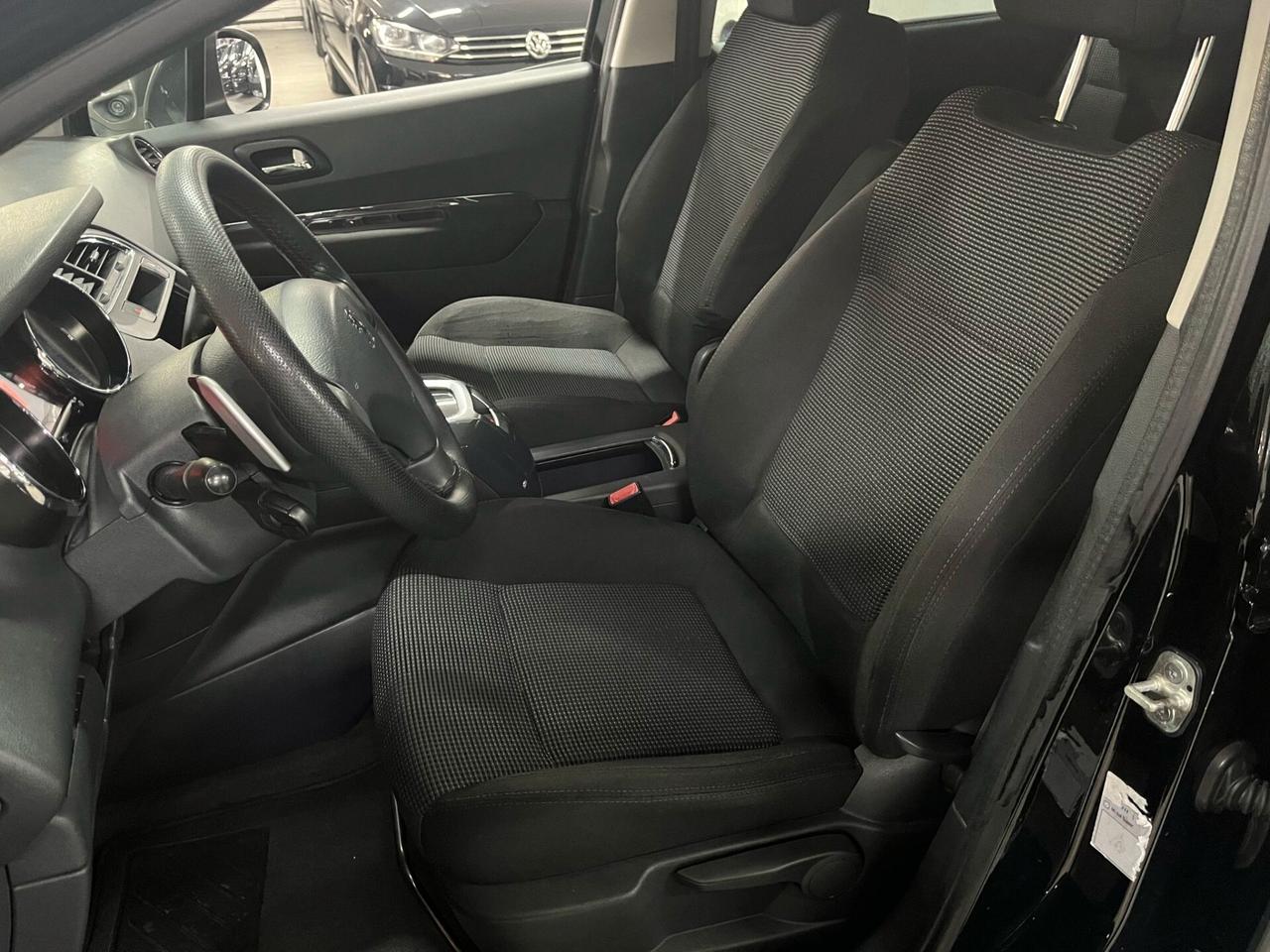 Peugeot 5008 1.6 HDi 7 posti, automatica