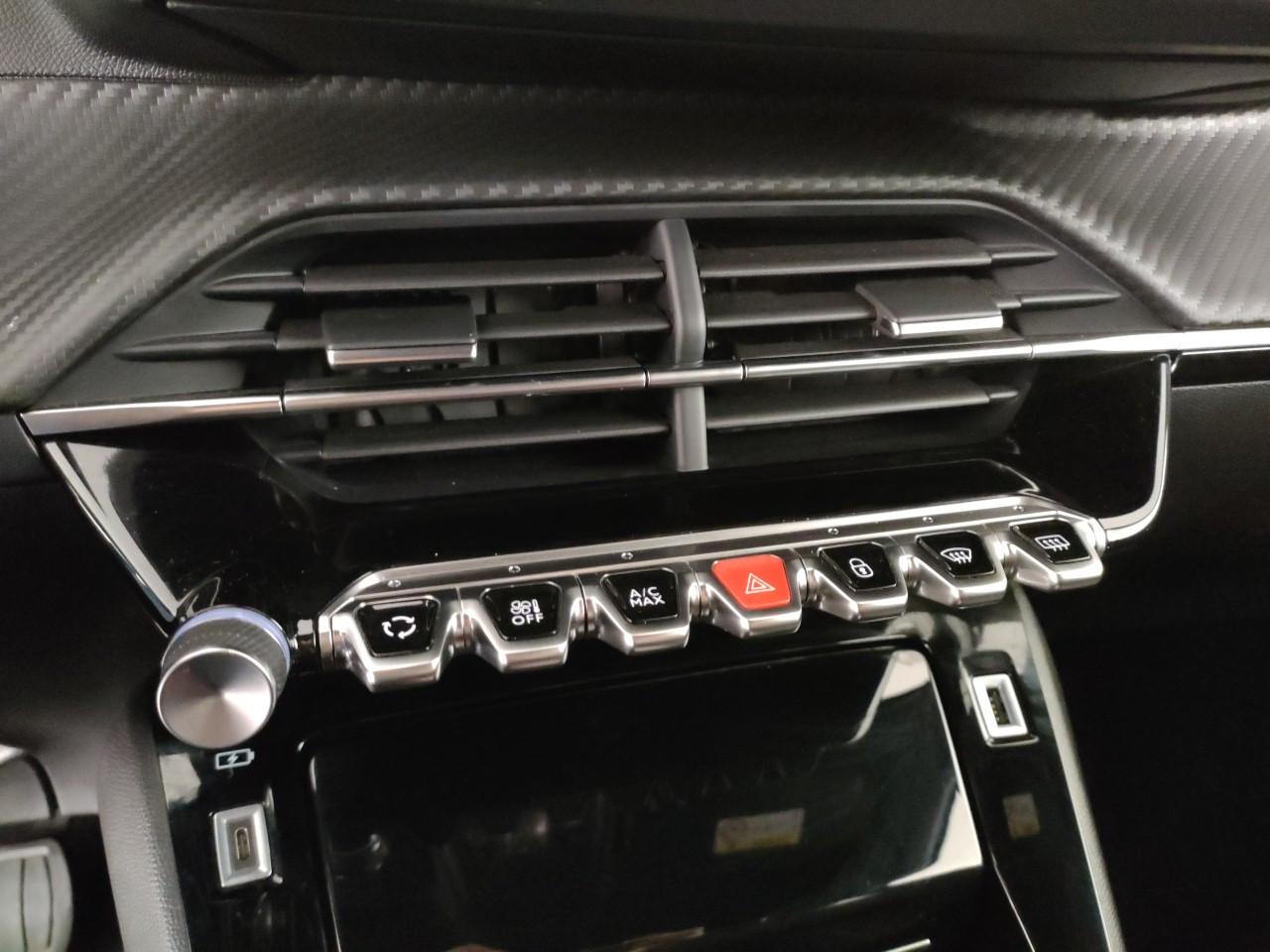 PEUGEOT 2008 1.5 bluehdi Allure Pack 130cv eat8