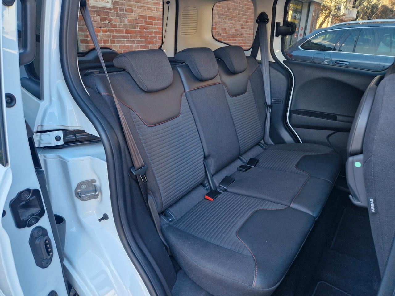 Ford Tourneo Courier 1.0 100CV "41.500 km" Carplay, Sensori post., Navi