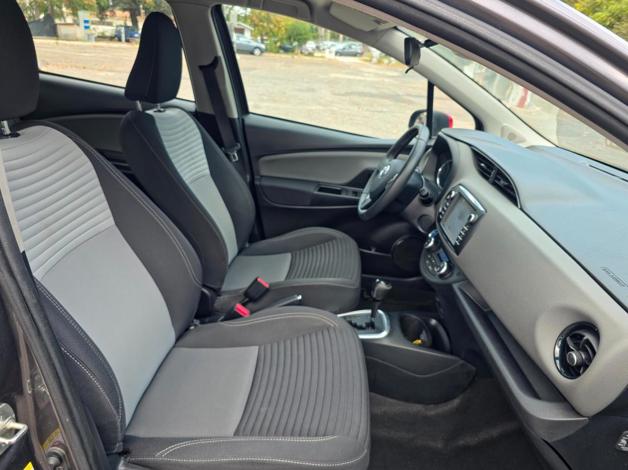 Toyota Yaris 1.5 Hybrid 5 porte Business E6 Automatico NEO 2018