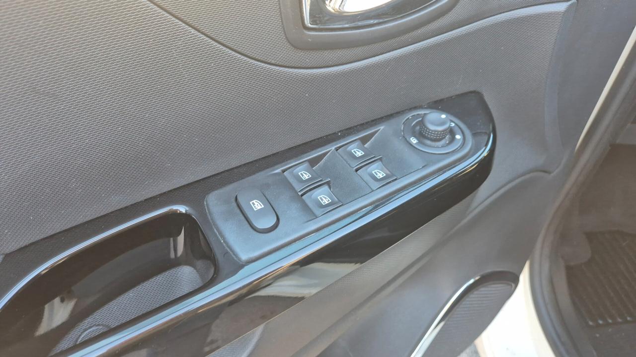 Renault Captur 1.5 dCi Intens (energy r-link) 90cv edc E6 AUTOMATICA