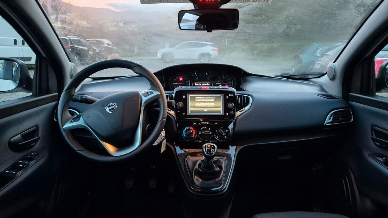 Lancia Ypsilon 1.0 5p Hybrid Platino-2024-km12.700