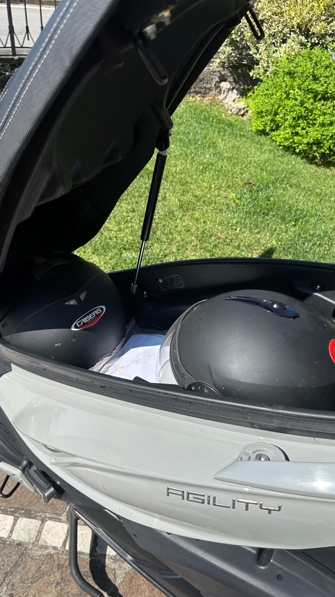 Kymco Agility 300i Con Bauletto